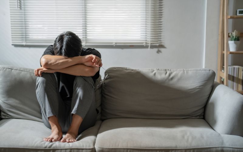 hombre con trastorno ansioso depresivo